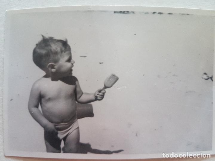 Photographie ancienne: NI&Ntilde;O EN PLAYA ANTIGUA FOTOGRAFIA