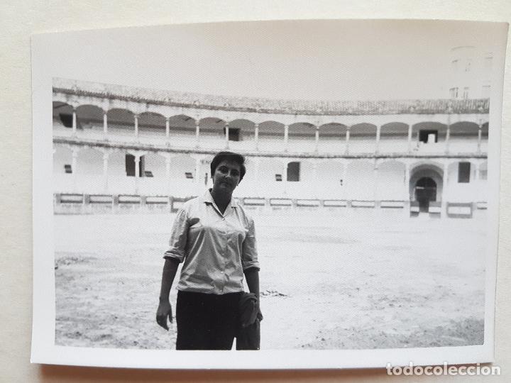 Fotografia antica: MUJER PLAZA DE TOROS ANTIGUA FOTOGRAFIA