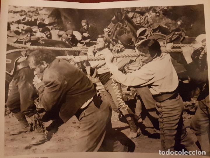 Fotografia antica: ESCENA DE LA PELICULA ORGULLO Y PASION FOTOGRAFIA 1957 26 X 21 CMTS