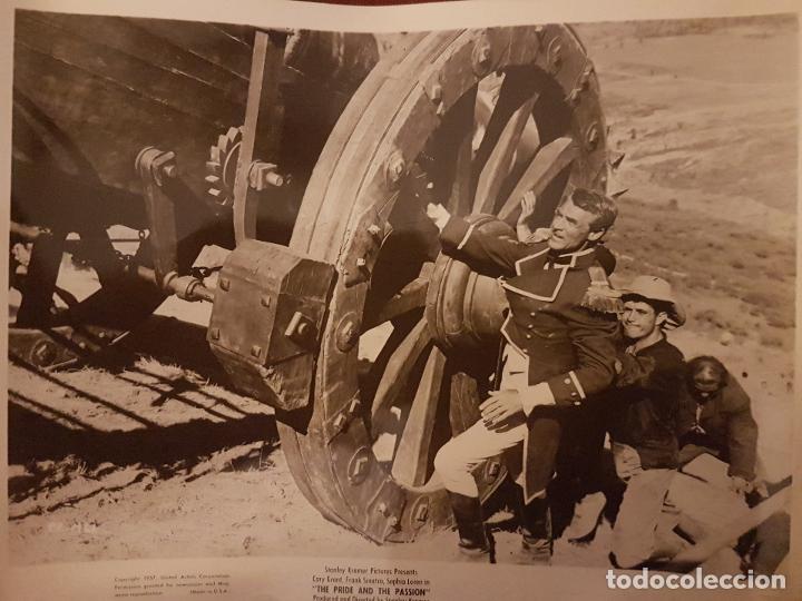 Fotografia antiga: ESCENA DE LA PELICULA ORGULLO Y PASION FOTOGRAFIA 1957 26 X 21 CMTS