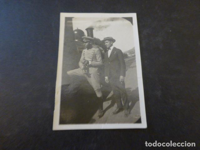 Photographie ancienne: MILITAR EN ESTACION FERROCARRIL ANTIGUA FOTOGRAFIA 5 X 7 CMTS