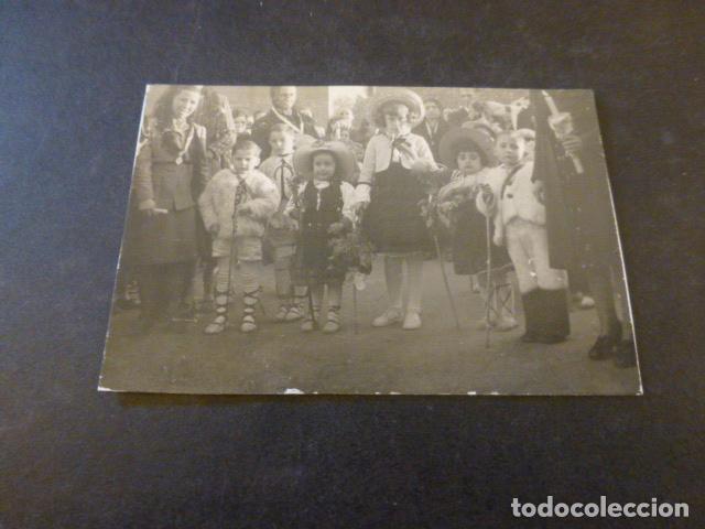 Fotografia antica: LEON NI&Ntilde;OS DISFRAZADOS CARNAVALES 1942 ANTIGUA FOTOGRAFIA 5,5 X 8 CMTS