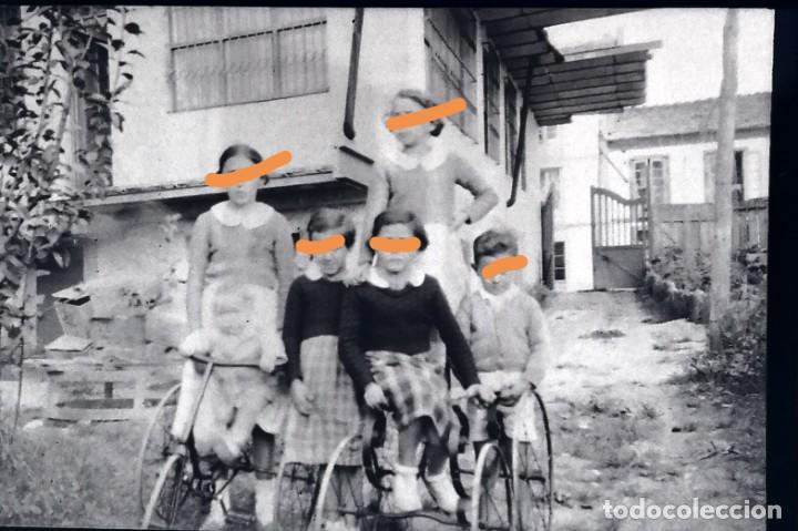 Fotografia antica: Antiguo negativo. Clich&eacute; de fotograf&iacute;a. Grupo de ni&ntilde;os. Antigua.