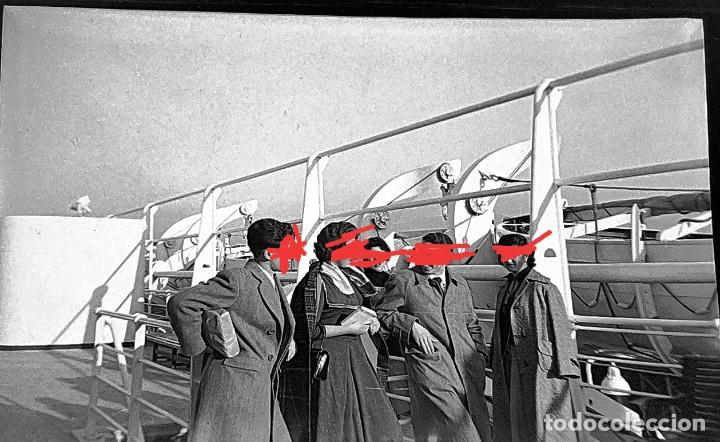 Alte Fotografie: Antiguo negativo. Clich&eacute; de fotograf&iacute;a.en el barco.Cercan&iacute;as. Galicia. Sin identificar. Antigua.