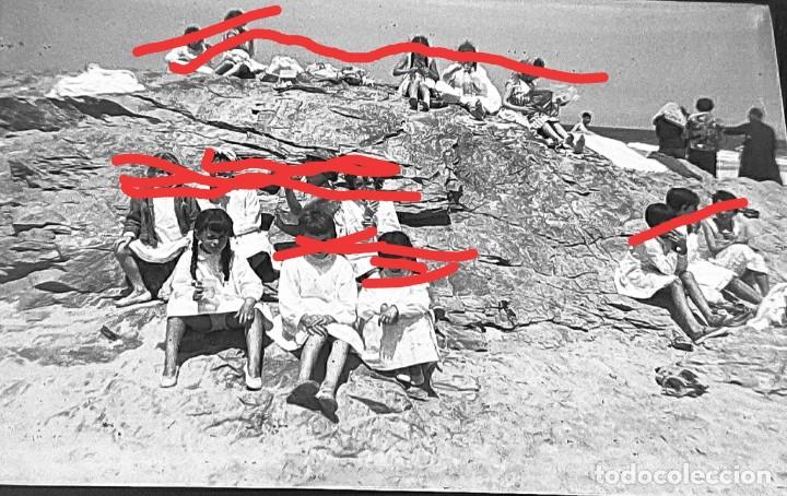 Fotograf&iacute;a antigua: Antiguo negativo. Clich&eacute; de fotograf&iacute;a. Grupo de Ni&ntilde;as. Zona Galicia sin identificar. Antigua.