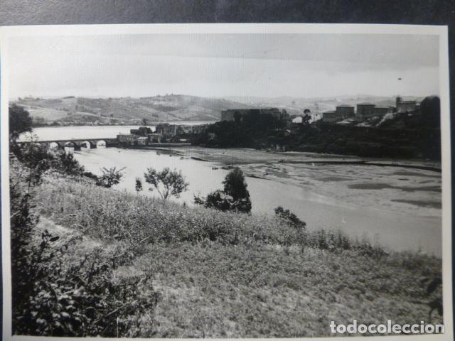 Fotografia antiga: SAN VICENTE DE LA BARQUERA CANTABRIA ANTIGUA FOTOGRAFIA A&Ntilde;OS 50 7,5 X 10,5 CMTS