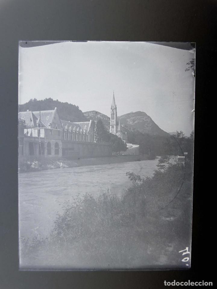 Antique Photography: LOURDES - Aspecto del Santuario y del rio Gave. Negativo en cristal inicio del siglo XX
