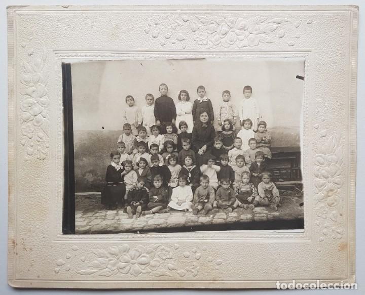 Fotografia antiga: Fotograf&iacute;a de colegio, ni&ntilde;os y ni&ntilde;as