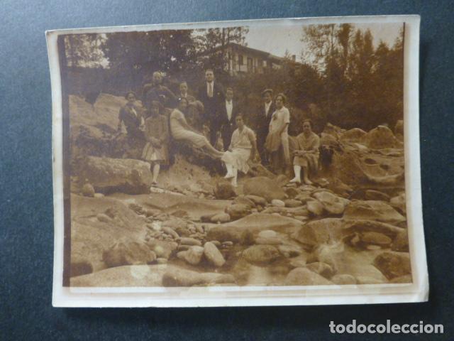 Fotografia antica: LIERGANES CANTABRIA GRUPO EN EL RIO MIERA FOTOGRAFIA A&Ntilde;OS 20 9 X 12 CMTS
