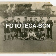 Fotografía antigua: FOTO ORIGINAL EQUIPO DE FUTBOL FC BARCELONA AÑOS 10/20. Lote 253683945