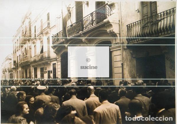 Fotograf&iacute;a antigua: GENTE DE BURRIANA INAUGURACION OFICINAS DE LA CAJA DE AHORROS Y MONTE DE PIEDAD DE CASTELL&Oacute;N