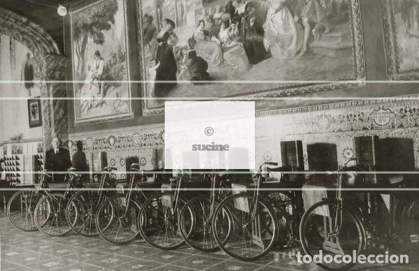 Fotograf&iacute;a antigua: BICICLETAS DEL SORTEO DE LA CAJA DE AHORROS Y MONTE DE PIEDAD DE CASTELLON CABALLEROS TAMA&Ntilde;O 30X40
