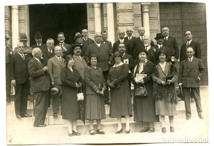 Antique Photography: Grupo de personas en la escalinata de una iglesia ? Sin referencia de lugar ni fot&oacute;grafo 17,7x12,5
