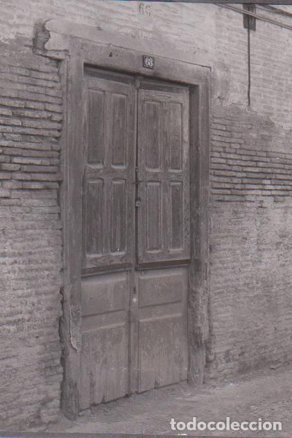 Alte Fotografie: PINA DE EBRO (Arag&oacute;n). Puerta vieja. Circa 1970.