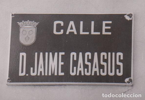 Fotografia antiga: PINA DE EBRO (Arag&oacute;n). Placa de la calle Don Jaime Casas&uacute;s. Circa 1970.