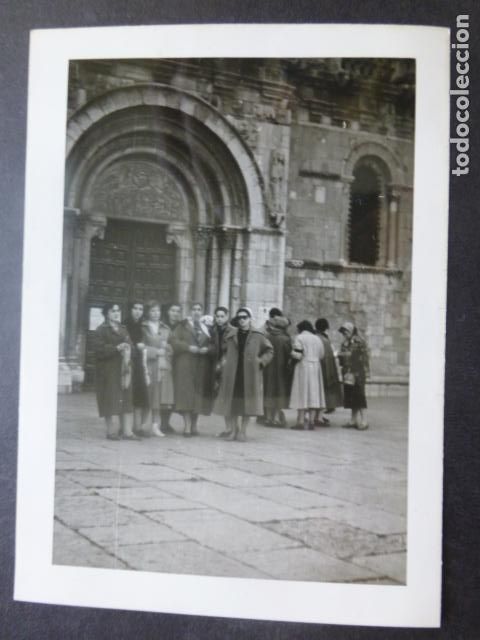 Fotografia antiga: LEON SAN ISIDORO ESTUDIANTES MADRILE&Ntilde;AS EN VIAJE DE ESTUDIOS FOTOGRAFIA 7,5 X 10,5 CMTS