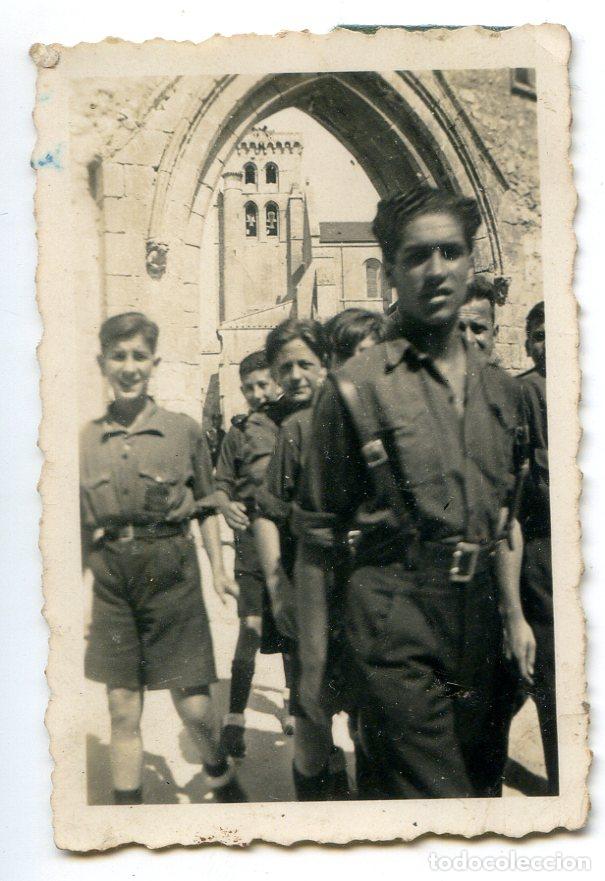Alte Fotografie: Burgos, Organizaci&oacute;n Juvenil de Falange en Las Huelgas 1939 guerra civil, foto 4,5x6,8 cm