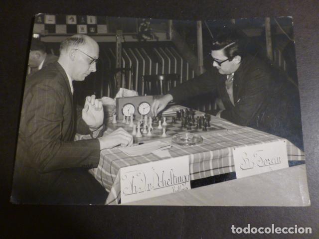 Fotografia antiga: ROMAN TORAN AJEDRECISTA EN PARTIDA DE AJEDREZ ANTIGUA FOTOGRAFIA 11,5 X 17 CMTS