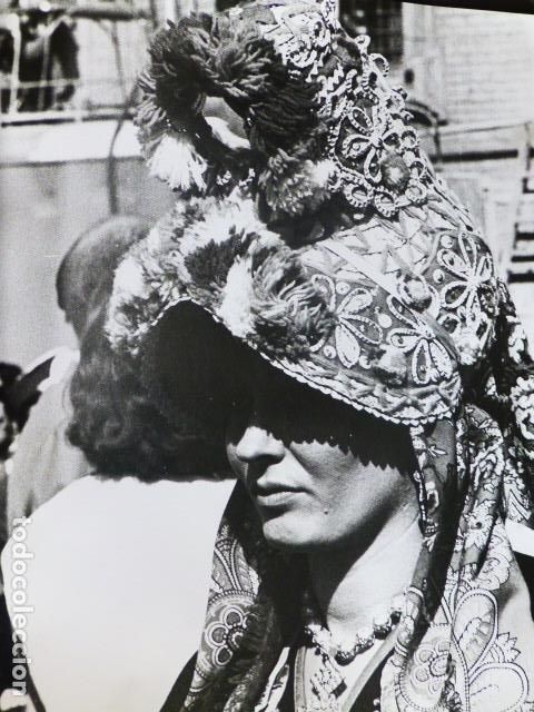 Alte Fotografie: MONTEHERMOSO CACERES MUJER CON LA TIPICA GORRA ANTIGUA FOTOGRAFIA 24 X 18 CMTS