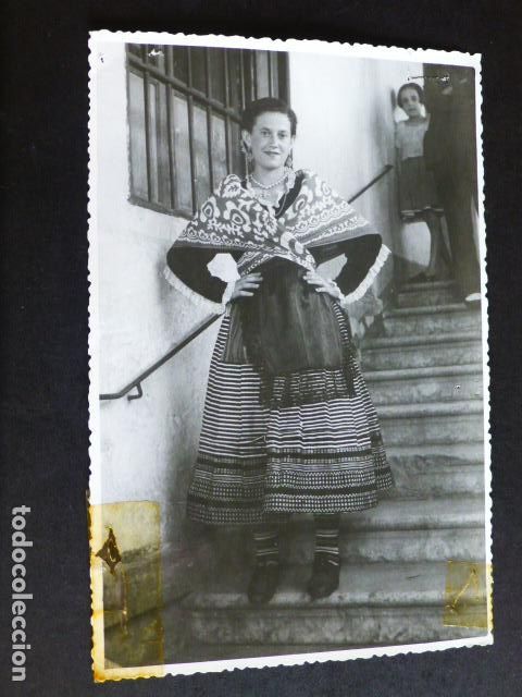 Alte Fotografie: MALAGA MUJER CON TRAJE TIPICO ANTIGUA FOTOGRAFIA 11,5 X 18 CMTS