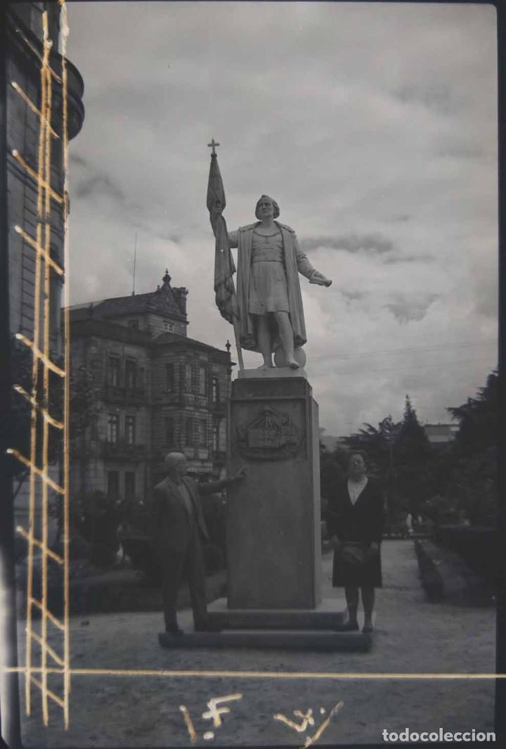 Alte Fotografie: PONTEVEDRA MONUMENTO A COLON NEGATIVO 6 X 9 CM.