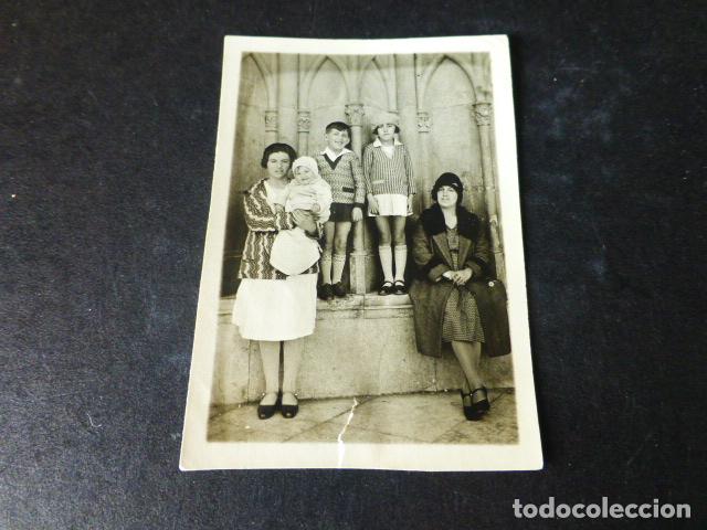 Fotograf&iacute;a antigua: LEON CATEDRAL NI&Ntilde;ERA MADRE E HIJOS A&Ntilde;OS 20 ANTIGUA FOTOGRAFIA 6,5 X 9 CMTS