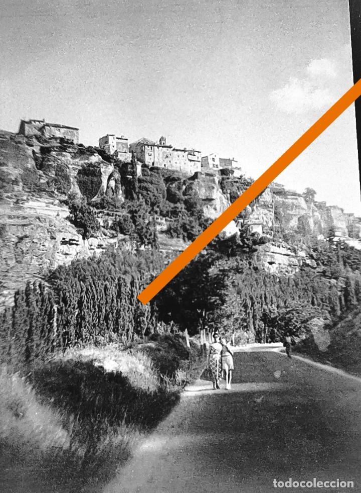 Fotografia antiga: Antiguo negativo o clich&eacute; de fotograf&iacute;a. pueblo. Paisaje rural. Antigua.