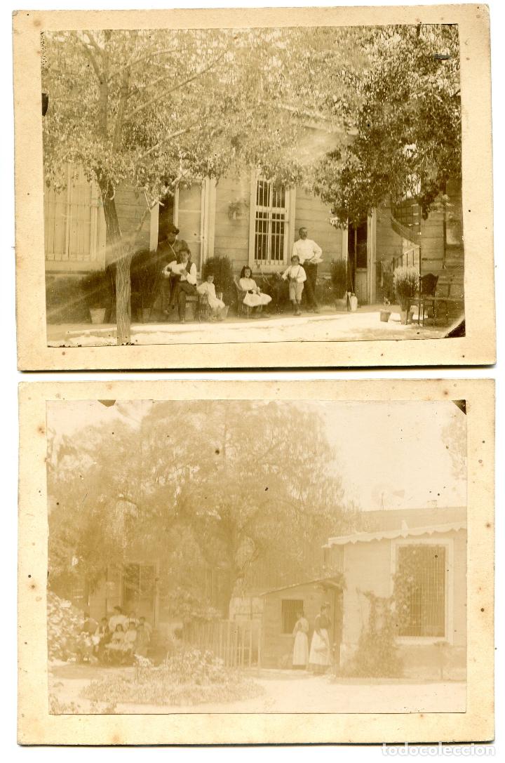 Alte Fotografie: Dos fotograf&iacute;as de familia en el exterior de una casa de campo, circa 1900