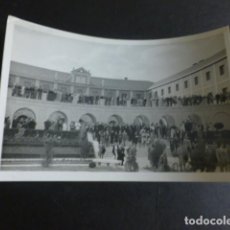 Fotografía antigua: MADRID ESCUELA DE CAPACITACION SOCIAL ANTIGUA FOTOGRAFIA AÑOS 40 13,5 X 9 CMTS. Lote 312654938