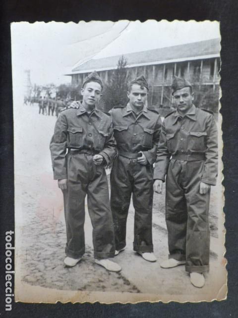 Alte Fotografie: SOLDADOS EN CUARTEL ANTIGUA FOTOGRAFIA 6 X 9 CMTS