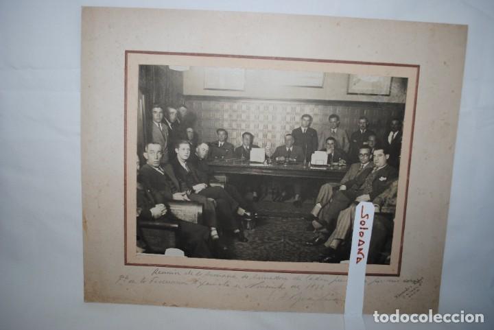 Fotografia antiga: REUNION DE ARMADORES DE BARCOS DE PESCA DE CADIZ , 1932
