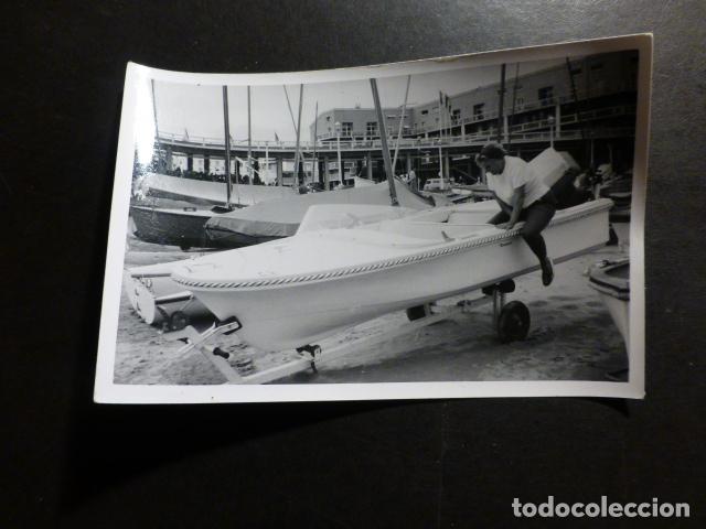 Fotografia antiga: MUJER EN CLUB NAUTICO ANTIGUA FOTOGRAFIA 13,5 X 9 CMTS