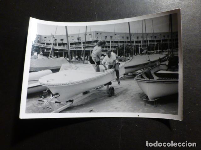 Fotografia antiga: MUJERES EN CLUB NAUTICO ANTIGUA FOTOGRAFIA 13,5 X 9 CMTS