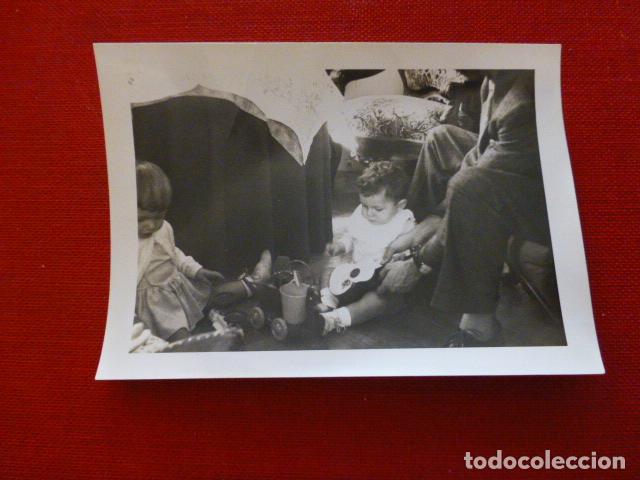 Photographie ancienne: NI&Ntilde;OS JUGANDO ANTIGUA FOTOGRAFIA 7,5 X 10,5 CMTS
