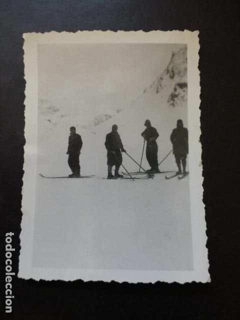 Fotograf&iacute;a antigua: ALPES ITALIA A&Ntilde;OS 30 PASSO DI GOLA ESQUIADORES ANTIGUA FOTOGRAFIA 6 X 9 CMTS
