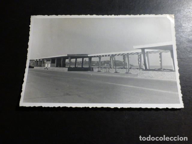 Photographie ancienne: GIJON ASTURIAS MERENDERO EN LA PLAYA ANTIGUA FOTOGRAFIA 8 X 13 CMTS