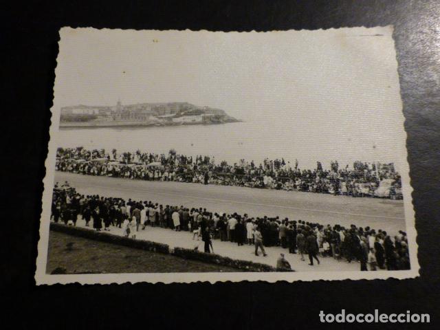 Photographie ancienne: GIJON ASTURIAS FIESTAS DESFILE PASEO DE LA VICTORIA ANTIGUA FOTOGRAFIA 8 X 11 CMTS