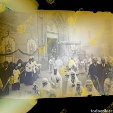 Fotografía antigua: PLACA FOTOGRÁFICA CRISTAL VALENCIA 1920-30 PROCESIÓN RELIGIOSA