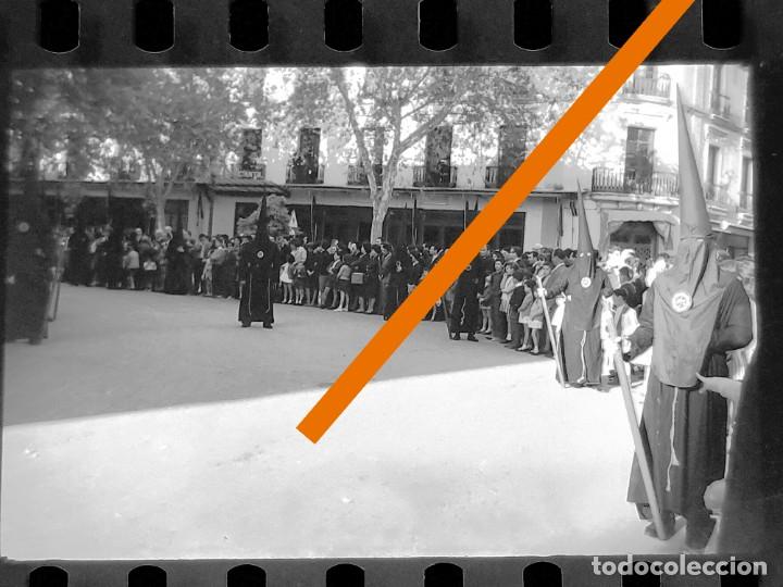 Antique Photography: antiguo negativo o clich&eacute; de fotograf&iacute;a. Procesi&oacute;n Andaluc&iacute;a. A&ntilde;os 50.