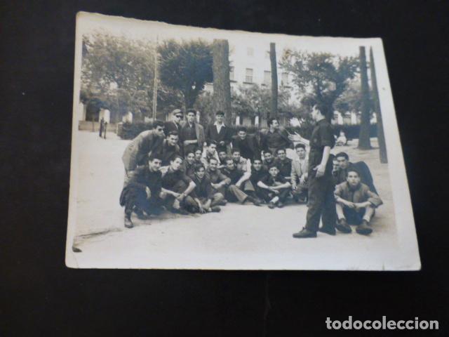 Fotograf&iacute;a antigua: ALCAZAR DE SAN JUAN CIUDAD REAL JOVENES FALNGE MONTY FOTOGRAFO ANTIGUA FOTOGRAFIA 1955 6 X 8 CMTS