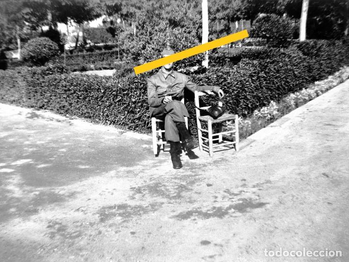 Photographie ancienne: Antiguo negativo o clich&eacute; de fotograf&iacute;a. Soldado militar. A&ntilde;os 40/50.