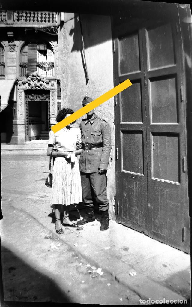 Fotografia antica: Antiguo negativo o clich&eacute; de fotograf&iacute;a. Soldado militar. A&ntilde;os 40/50.