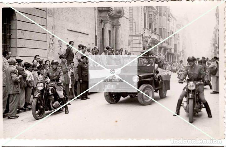 Fotografia antiga: FOTOGRAFIA ORIGINAL PROCESI&Oacute;N EN HONOR DE SAN CRISTOBAL PATRON DE CONDUCTORES CASTELLON A&Ntilde;OS 6O