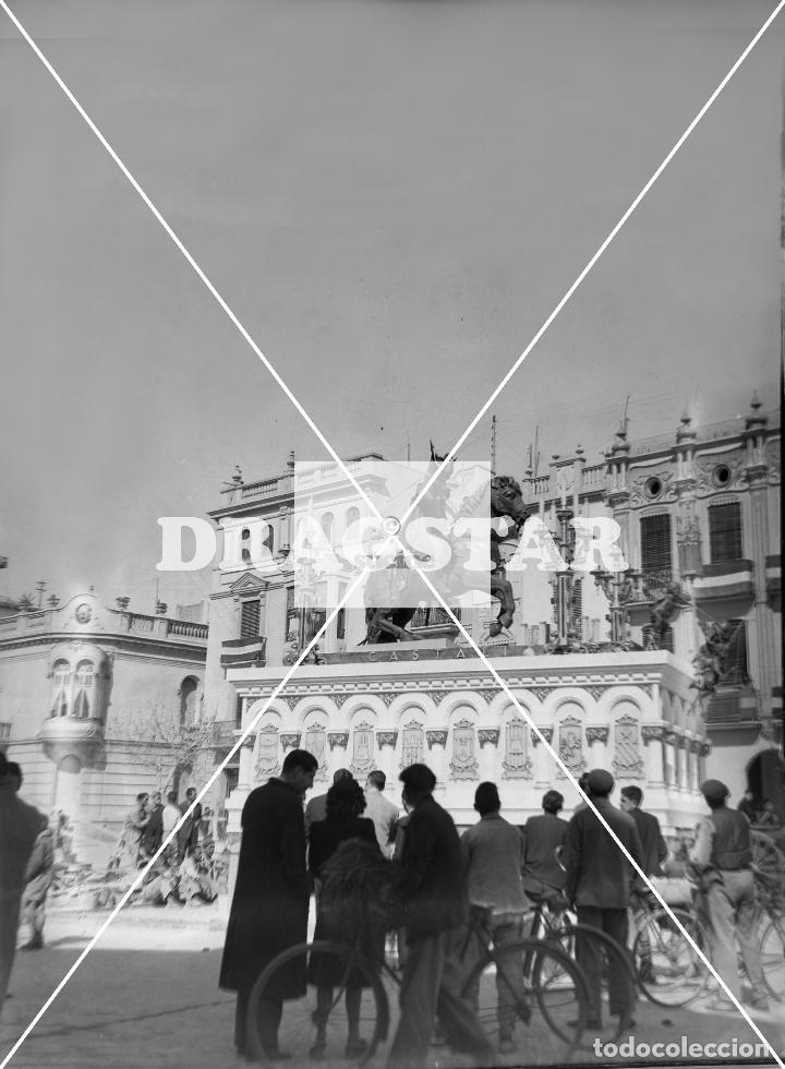 Fotografia antica: PLACA ORIGINAL CRISTAL GAYATA PLAZA DE LA FAROLA EN 1945