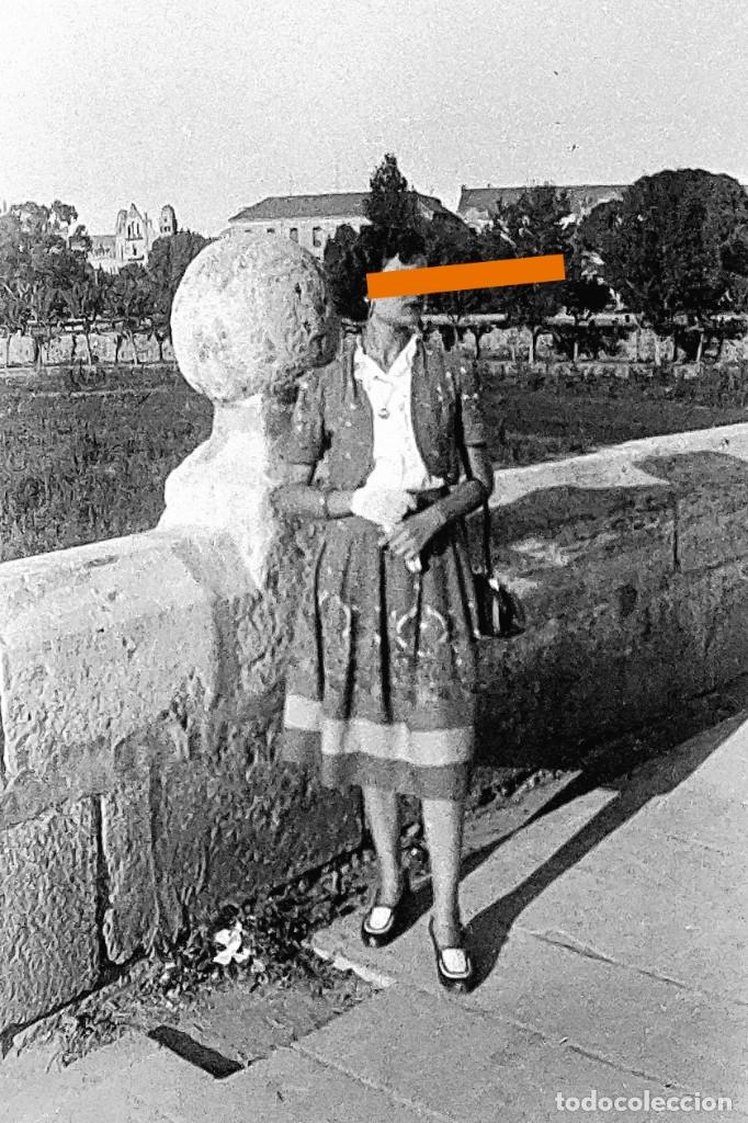 Antique Photography: Antiguo negativo o clich&eacute; de fotograf&iacute;a. Se&ntilde;orita. A&ntilde;os 40/50..