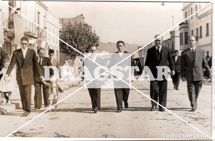 Alte Fotografie: FOTOGRAFIA ORIGINAL GENTE DE CASTELLON EN EL RECUERDO PROCESI&Oacute;N FIESTAS DE SAN CRISTOBAL