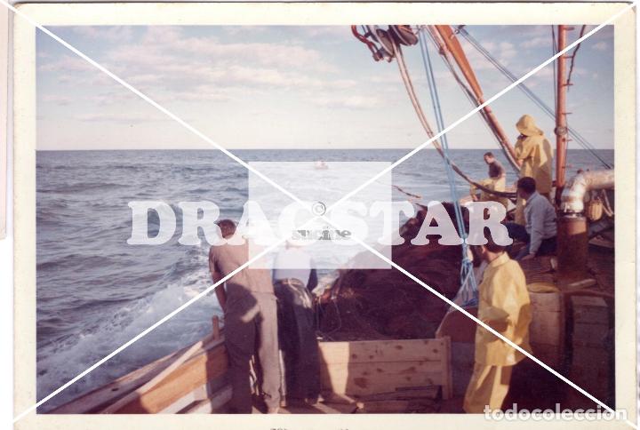 Antique Photography: FOTOGRAFIA ORIGINAL GENTE DE CASTELLON EN EL RECUERDO EMBARCACION DE PESCA EN LOS 60