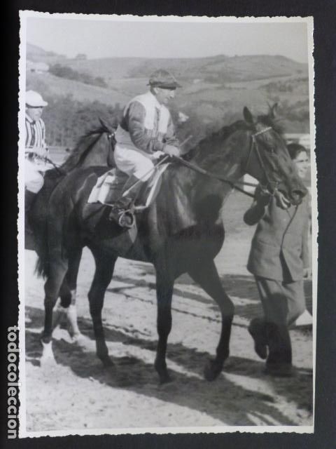 Fotografia antica: SAN SEBASTIAN HIPODROMO CONCURSO HIPICO PREMIO LA MADELON 1945 ANTIGUA FOTOGRAFIA