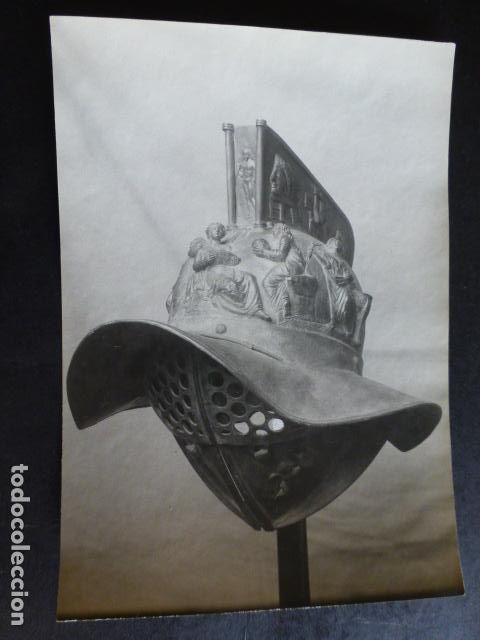 Fotograf&iacute;a antigua: CASCO DE GLADIADOR DE POMPEYA FOTOGRAFIA 12 X 17 CMTS