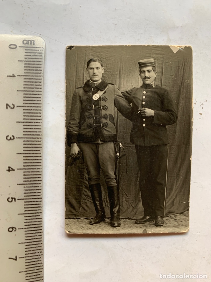 Fotograf&iacute;a antigua: FOTO. DOS HERMANOS MILITARES EN DISTINTOS EJ&Eacute;RCITOS. FOT&Oacute;GRAFO?.